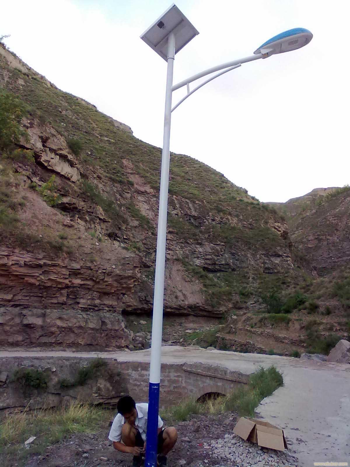 怎樣確定太陽能路燈蓄電池的容量