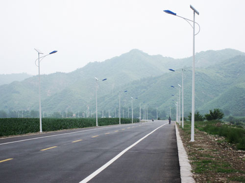 太陽能路燈的充放電監(jiān)測(cè)系統(tǒng)